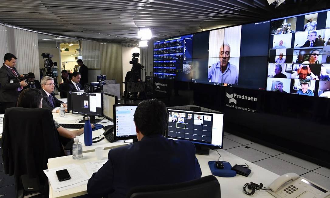 Sessão de votação no Senado via videoconferência. Foto: Waldemir Barreto / Agência O Globo