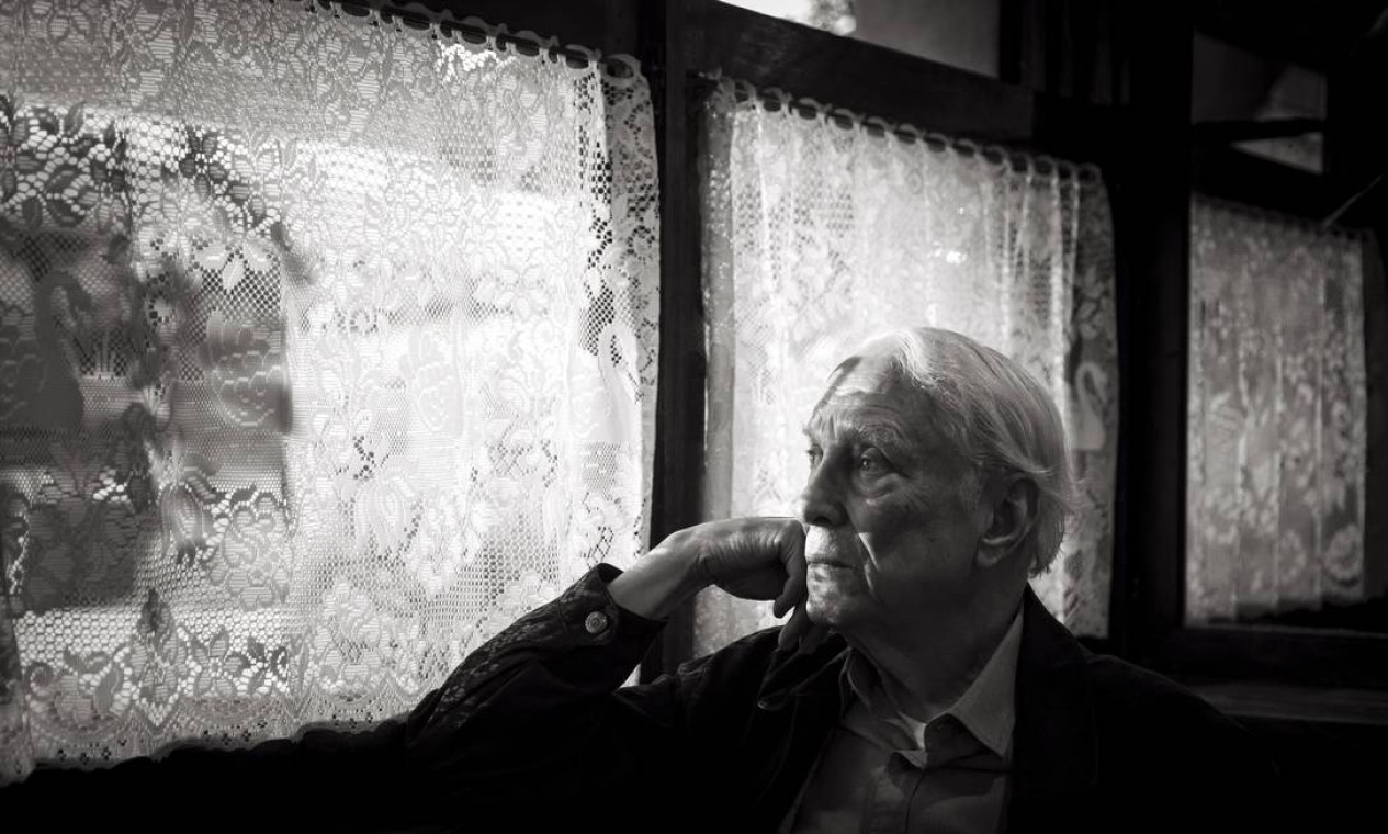 Veja os títulos essenciais de Luiz Alfredo GarciaRoza e suas