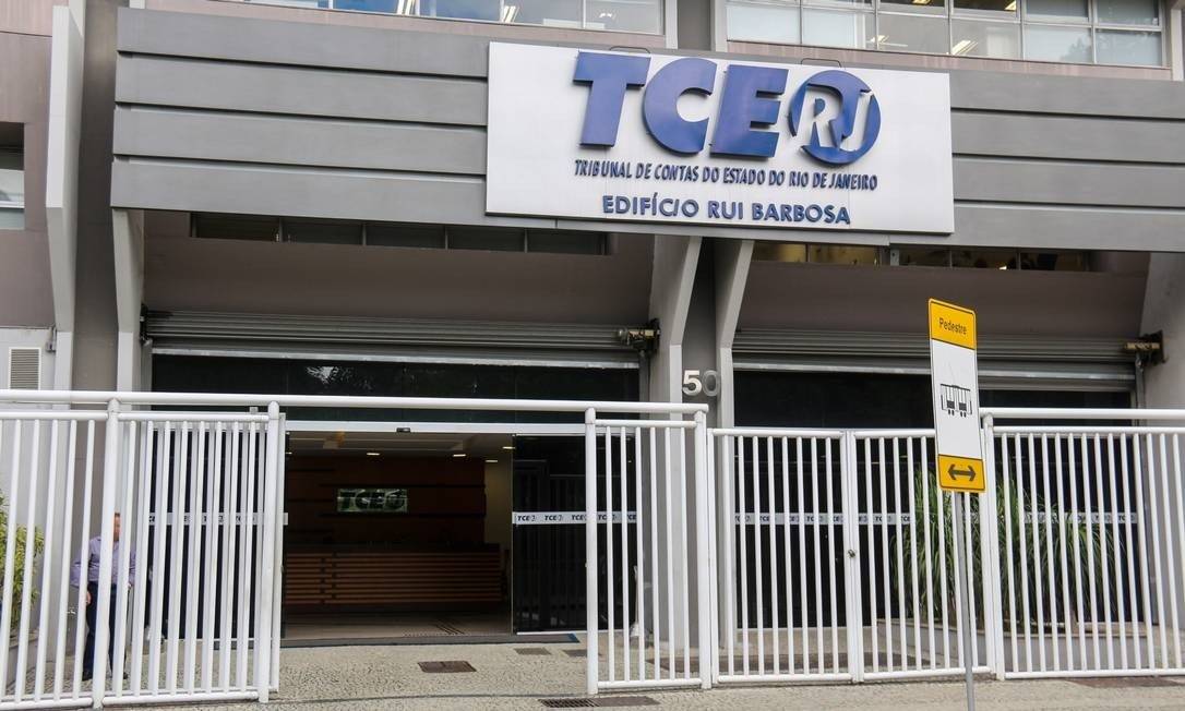 Foto de arquivo: fachada do prédio do TCE no Centro do Rio Foto: Luiz Souza/Fotoarena / Agência O Globo