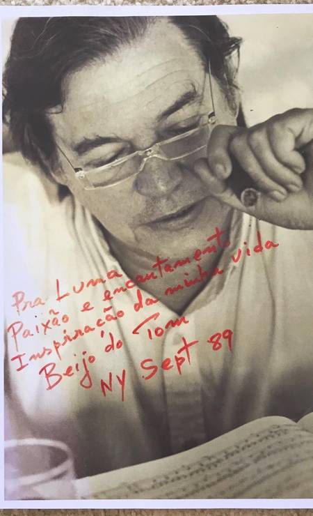 A foto com dedicatória que Luma que ganhou de Tom Jobim Foto: Arquivo Pessoal