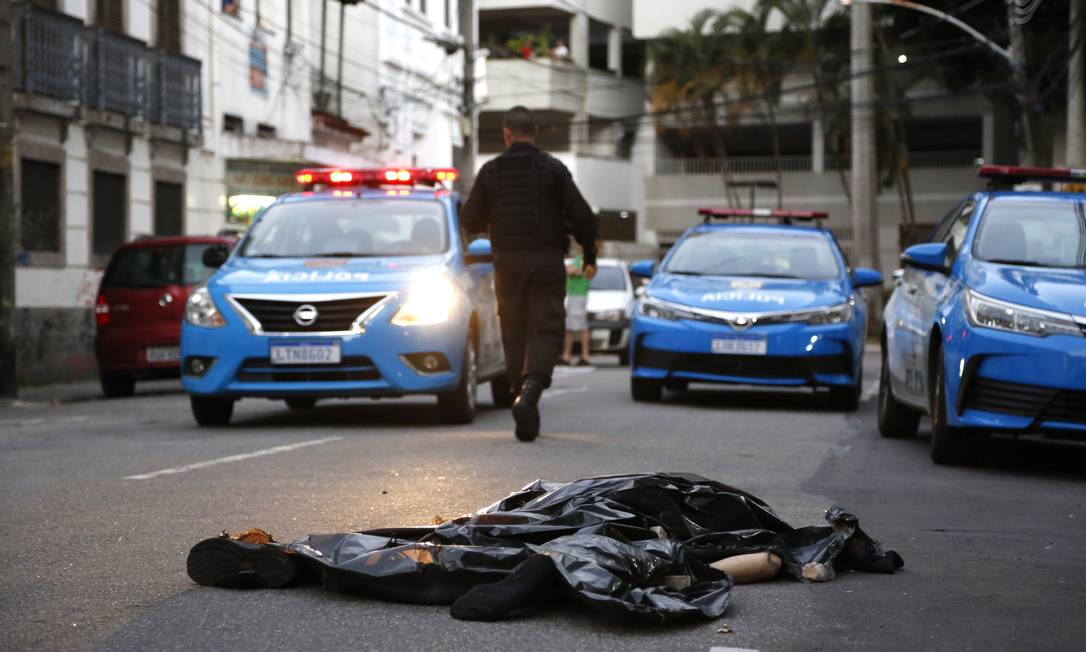 Tentativa de assalto termina em morte no Flamengo Foto: Fabio Rossi / Agência O Globo