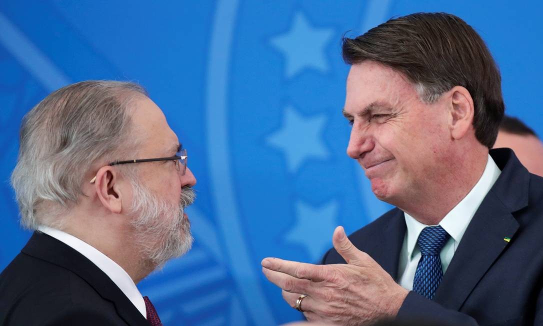 O procurador-geral da República, Augusto Aras, e o presidente Jair Bolsonaro Foto: Ueslei Marcelino / Reuters 