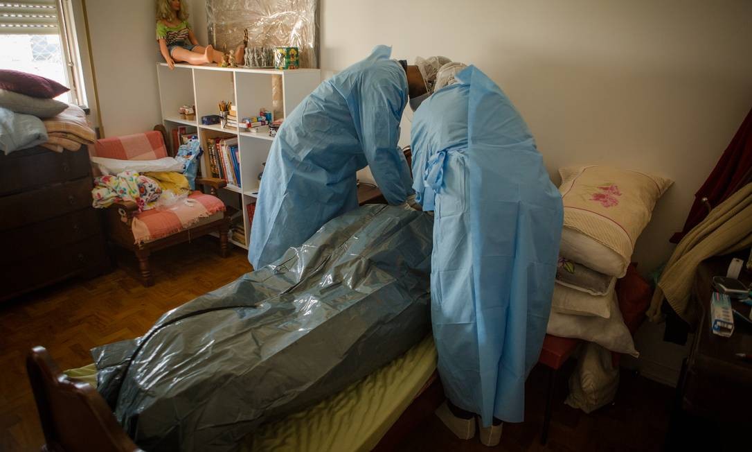 Em São Paulo, número de mortes em casa dobra durante pandemia de Covid-19