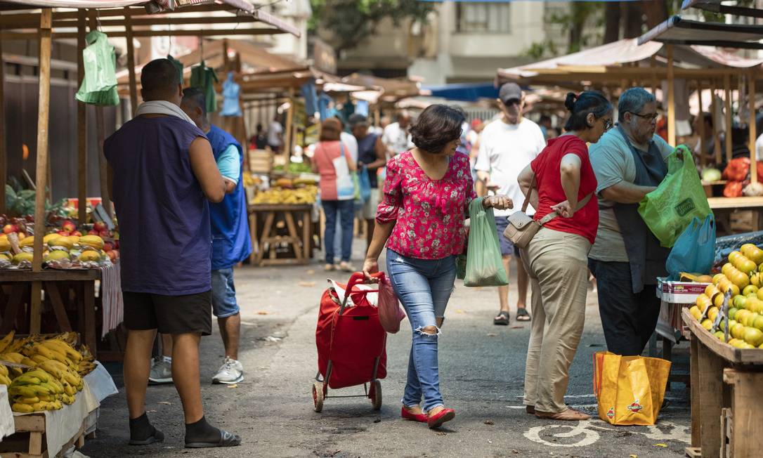 Feiras livres podem voltar às ruas da cidade após decreto com proibição são suspenso Foto: Ana Branco/22-3-2020 / Agência O Globo