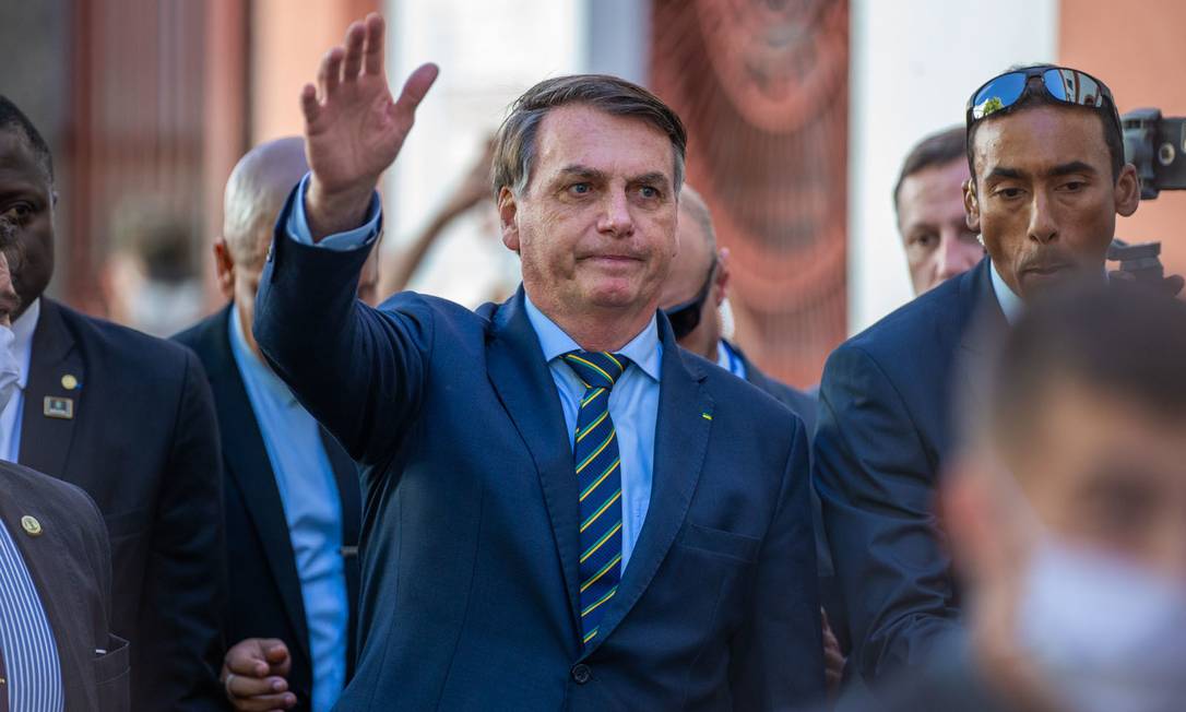 Presidente Jair Bolsonaro segue participando de eventos com grande aglomeração de pessoas Foto: Fotoarena / Agência O Globo