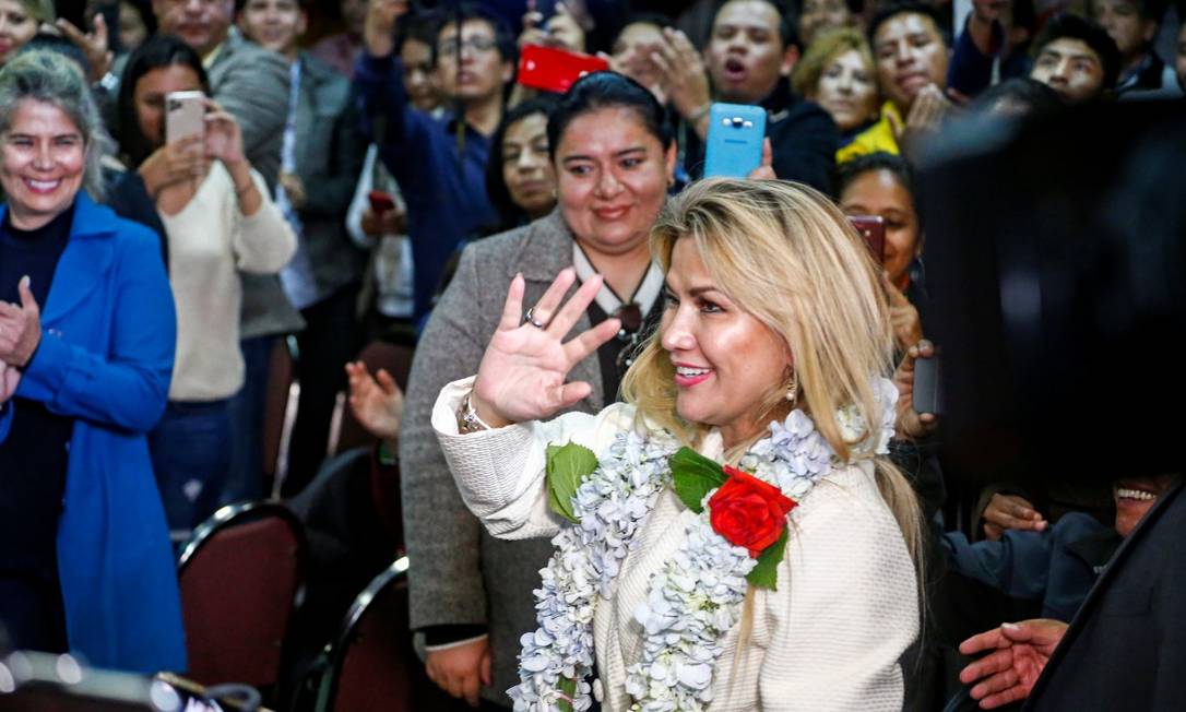 Presidente interna da Bolívia, Jeanine Ánez, durante cerimônia na qual anunciou sua candidatura à Presidência Foto: DAVID MERCADO / Reuters / 24-01-2020