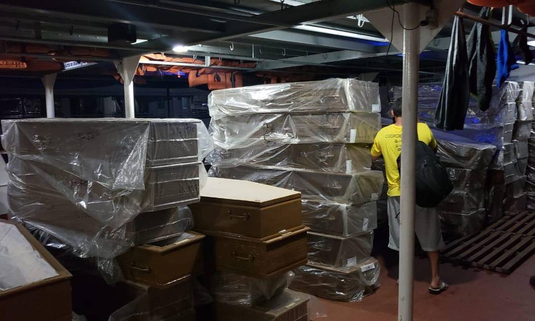 Primeiro lote que chegou em Manaus continha 100 caixões Foto: Divulgação
