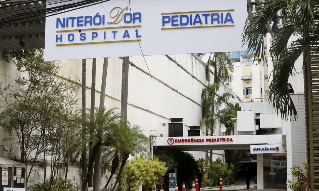 Fachada do hospital Niterói D'Or: unidade está com 98% dos leitos separados para Covid-19 ocupados Foto: Guilherme Pinto/17-03-2020 / Agência O Globo