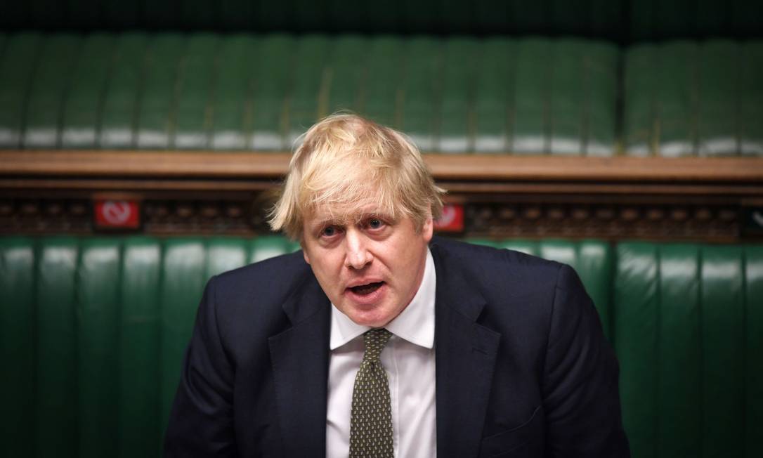 Boris Johnson em sua primeira apariação na Câmara dos Comuns após ter se curado da Covid-19 Foto: Jessica Taylor / Parlamento britânico / AFP