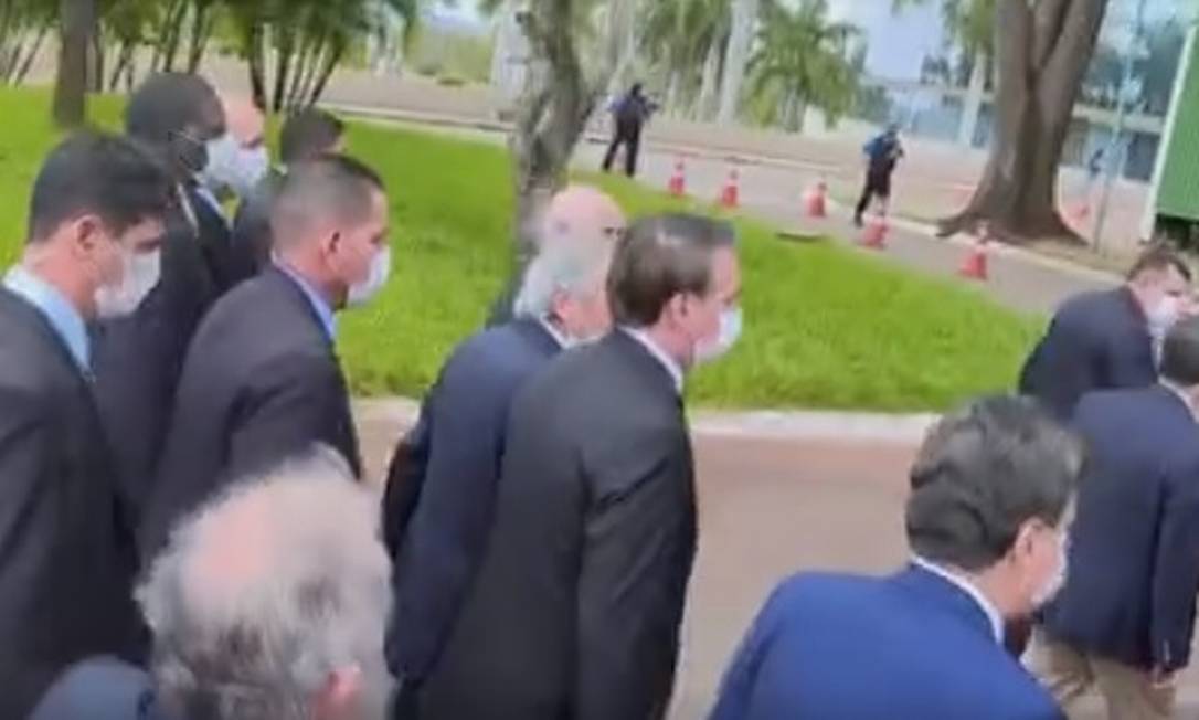 Bolsonaro chega ao STF com empresários Foto: Reprodução / Globonews