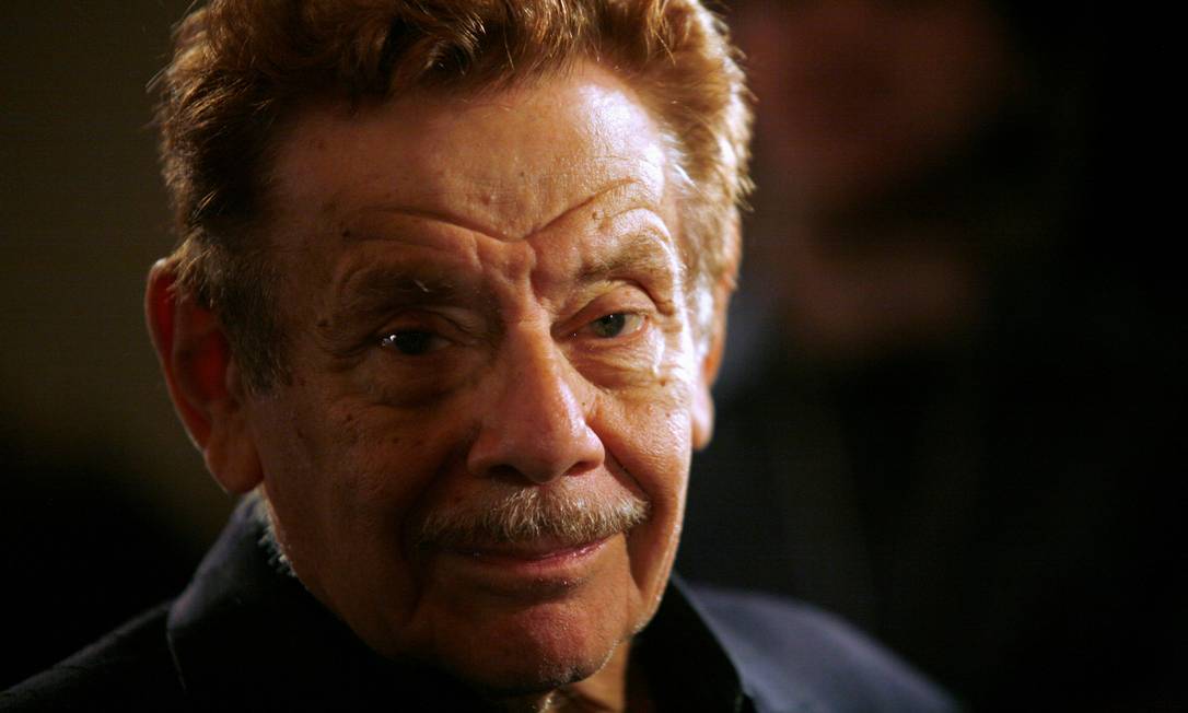 REFLEXO DA  MORTE- SINOPSIS Y PERSONAJES 88101265_FILE-PHOTO-Actor-Jerry-Stiller-arrives-at-the-American-Museum-of-Natural-History-for-the-pr