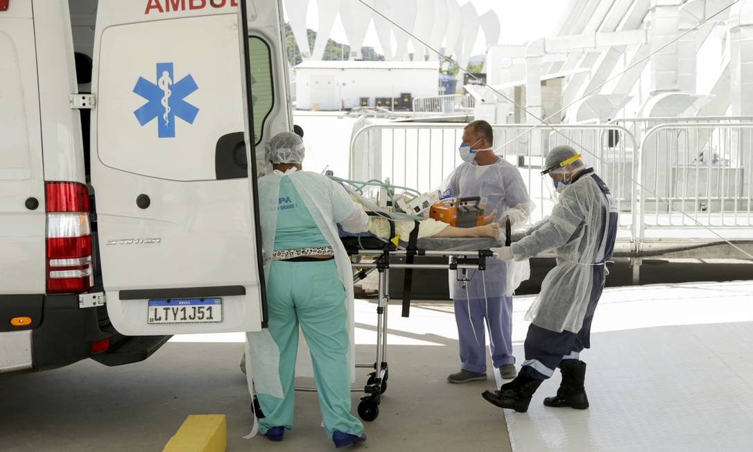 Pacientes começam a chegar no Hospital de Campanha do Parque dos Atletas, no Rio. Foto: Gabriel de Paiva / Agência O Globo