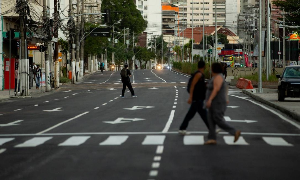 Rua Marquês de Paraná, uma das principais vias da cidade, vazia, no Centro Foto: ROBERTO MOREYRA / Agência O Globo