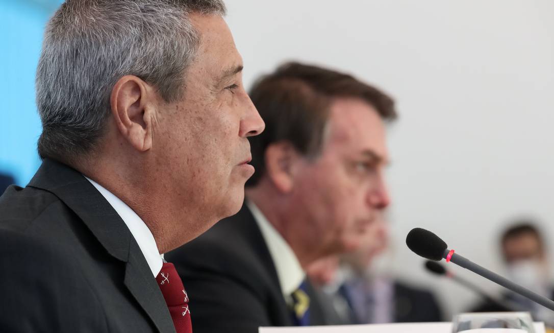 O ministro da Casa Civil, Walter Braga Netto, ao lado do presidente Jair Bolsonaro
Foto: Marcos Corrêa/PR