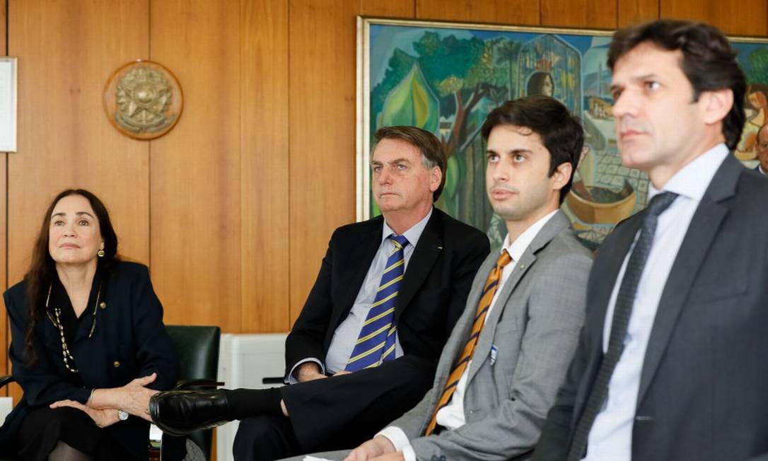 Ofício foi encaminhado ao ministro do Turismo, Marcelo Álvaro Antônio (à direita) Foto: Isac Nobrega / Divulgação