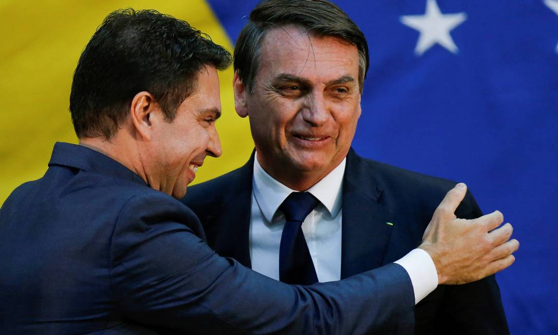 O presidente Bolsonaro e o diretor da Abin, Alexandre Ramagem Foto: Adriano Machado / Reuters 11/07/2019