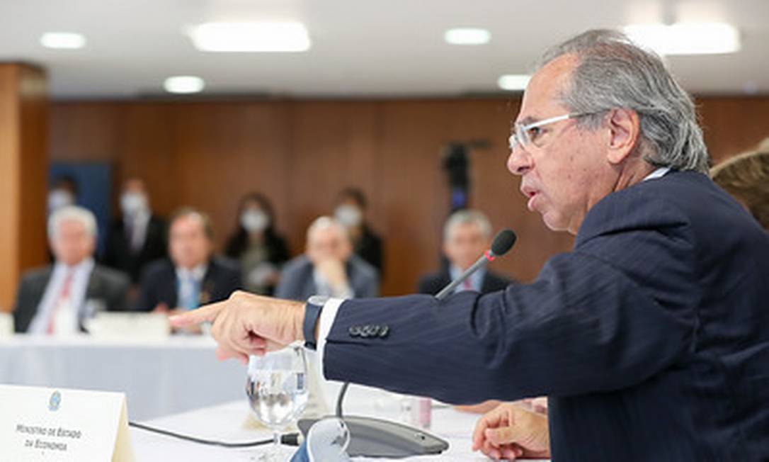 Em reunião com Bolsonaro, Guedes defende venda do Banco do Brasil Foto: Marcos Correa / Divulgação 22/04/2020