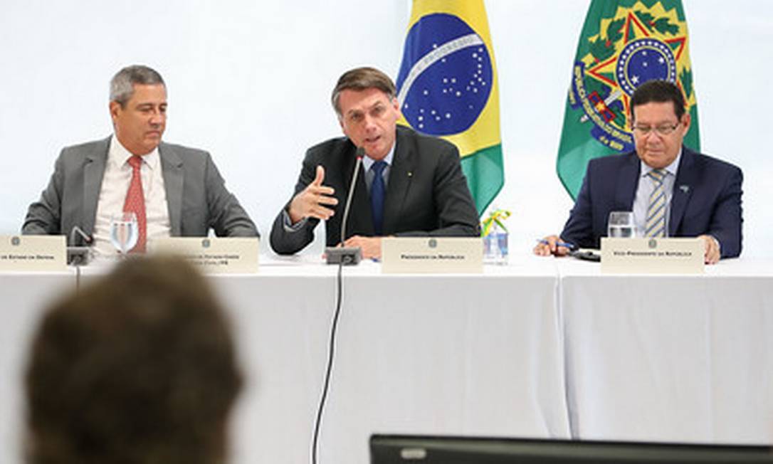 Bolsonaro na reunião apontada por Moro como prova de tentativa de interferência do presidente na PF Foto: Marcos Correa / divulgação 22/04/2020