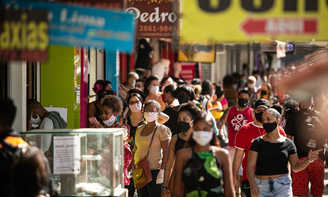 Prefeitura de Duque de Caxias liberou a abertura do comércio na cidade nesta segunda-feira Foto: Hermes de Paula / Agência O Globo
