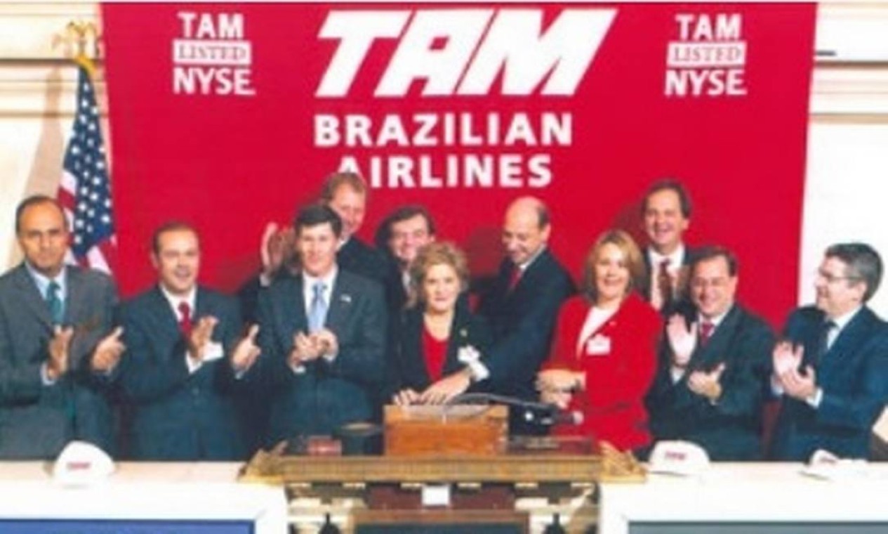 Em 2005, a TAM abre capital na Bolsa de Valores de São Paulo (ex-Bovespa). No ano seguinte, a companhia abriu capital em Nova York Foto: Divulgação