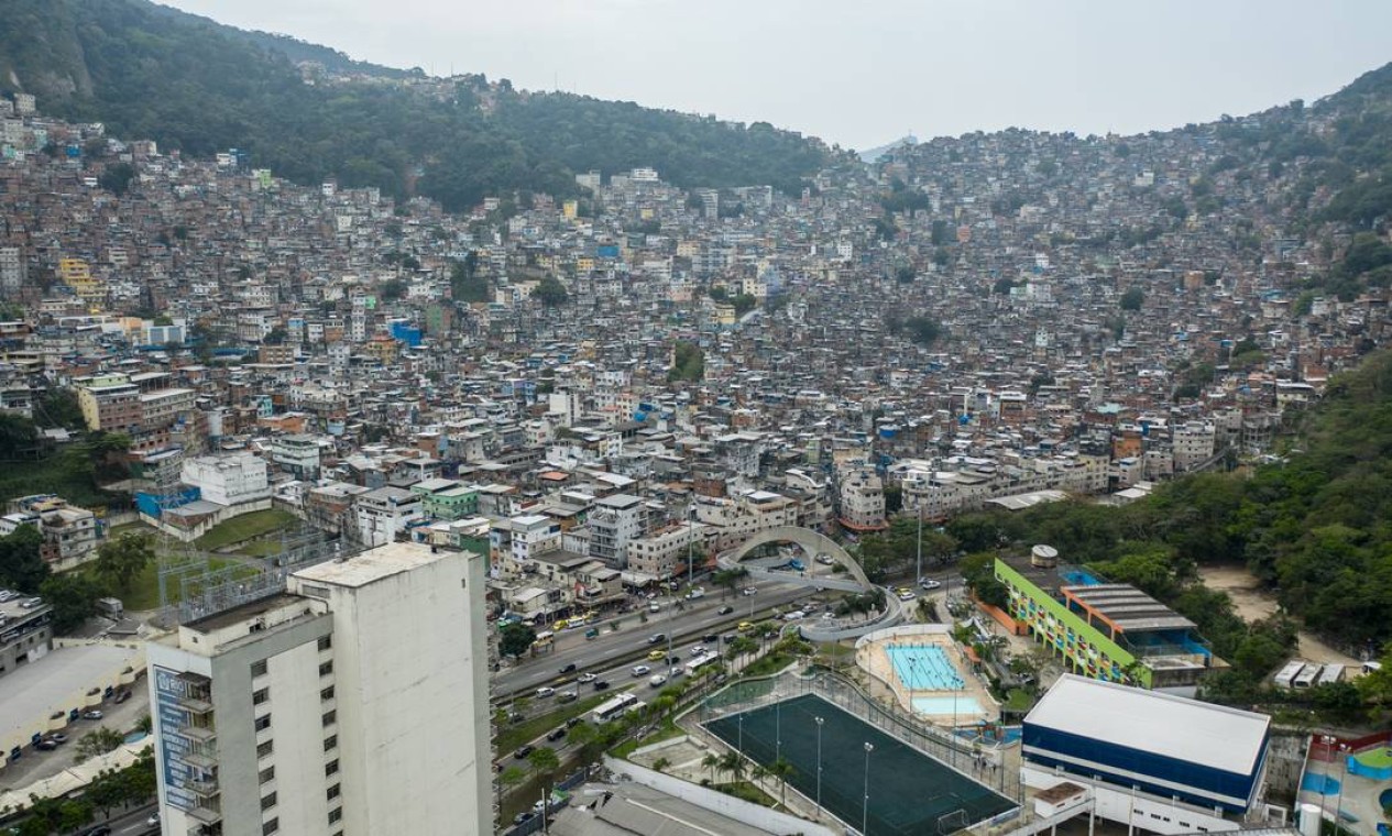 Favela da Rocinha, em São Conrado, na Zona Sul do Rio, concentra mais de 100 mil pessoas Foto: Brenno Carvalho / Agência O Globo