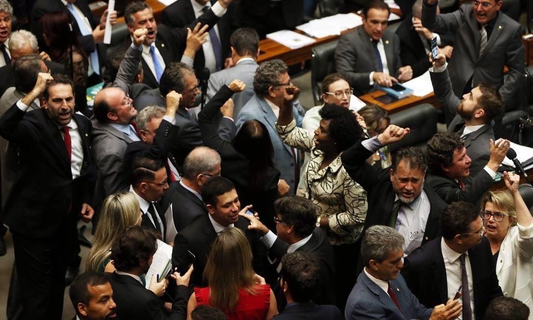 Parlamentares de oposição Foto: Givaldo Barbosa / Agência O Globo