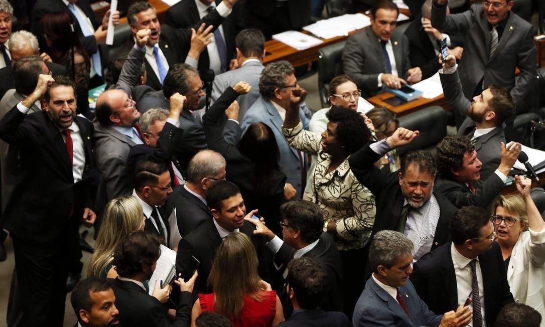 Líderes De Todos Os Partidos De Oposição Se Reúnem E Acertam Estratégia Contra Escalada 