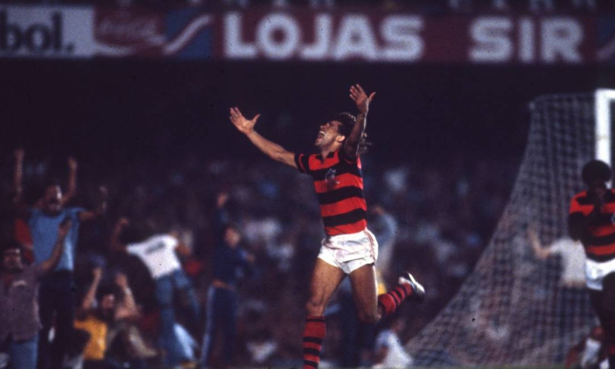 Nunes comemorando o gol, terceiro do Flamengo Foto: Arquivo O Globo / Agência O Globo