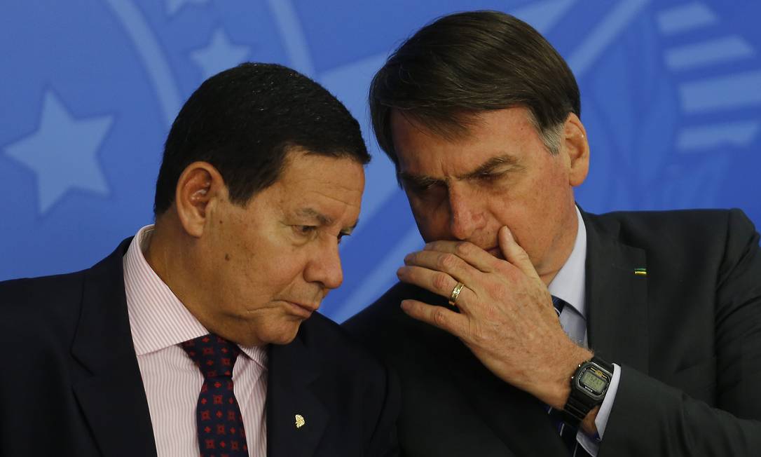 Vice-presidente Hamilton Mourão e o presidente Jair Bolsonaro Foto: Jorge William / Agência O Globo
