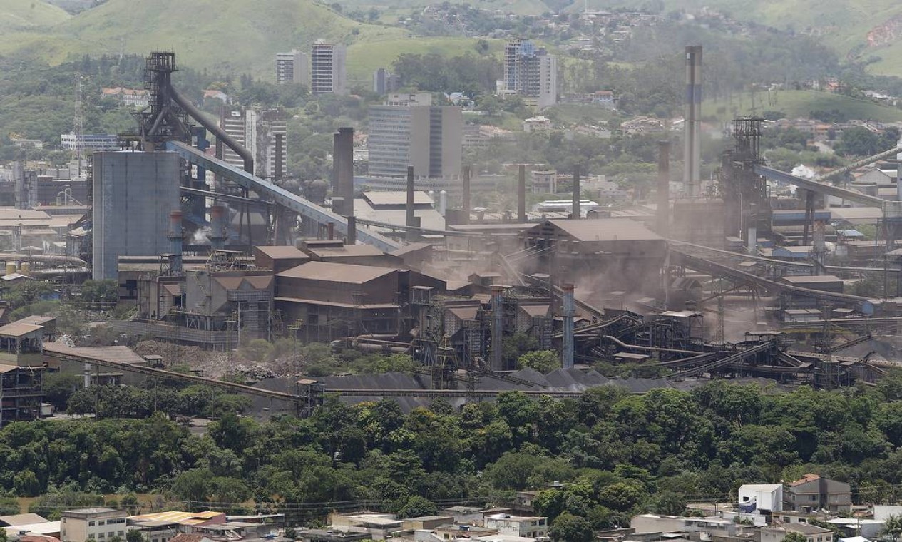 CSN decide paralisar alto-forno com redução da demanda por aço com