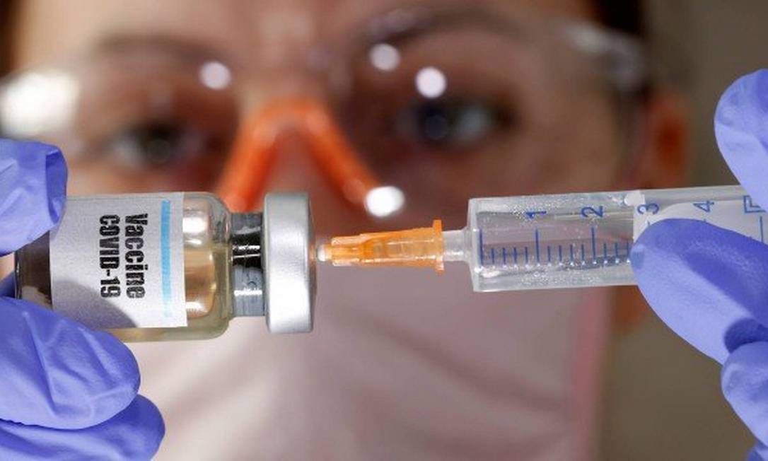 Vacina candidata contra a Covid-19 vai ser testada em 2 mil pessoas no Brasil Foto: Reuters