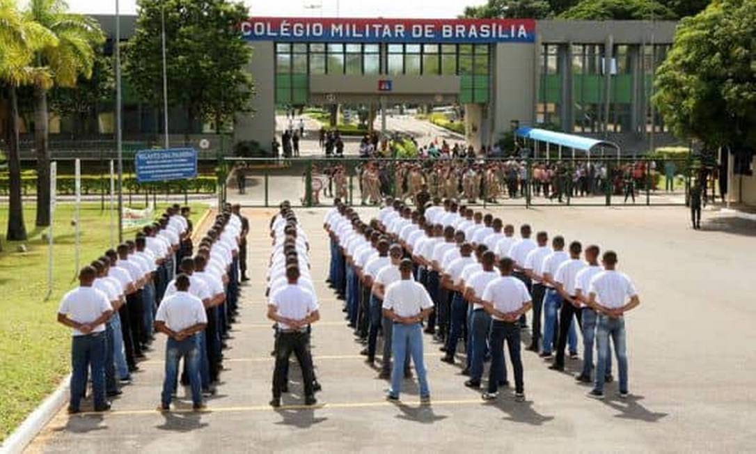 Oposição Cobra Colégio Militar Do DF Por Afastar Professor Que Criticou ...