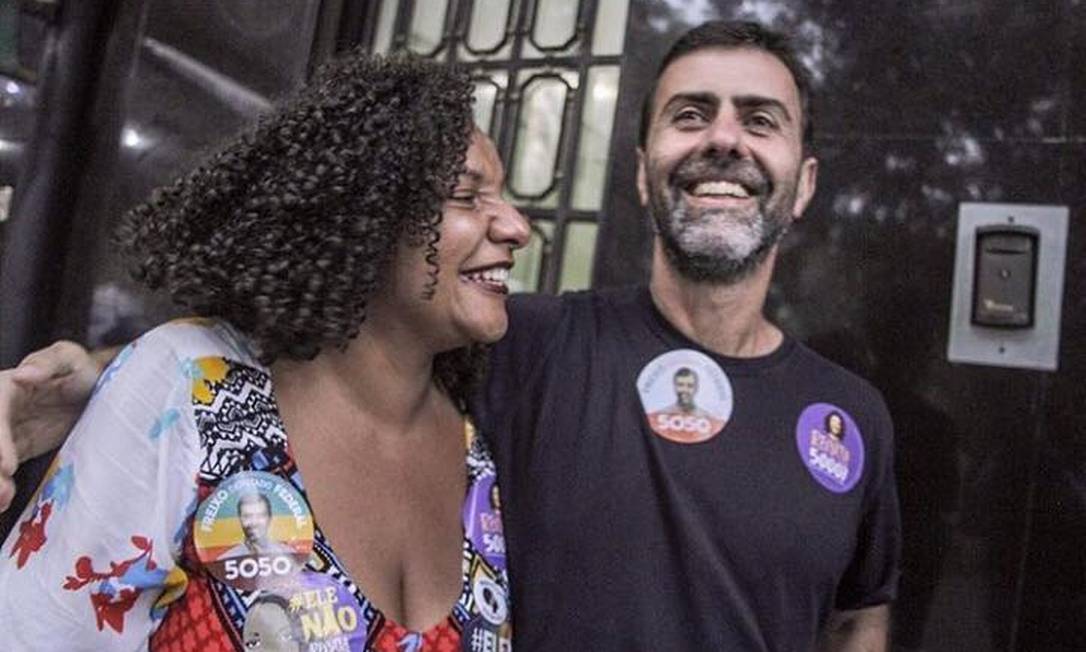Renata Souza e o deputado federal Marcelo Freixo durante a campanha eleitoral de 2018 Foto: Reprodução
