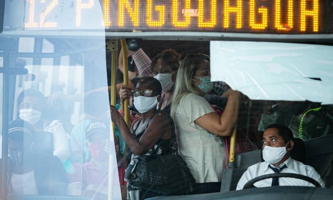 Transporte público no Rio de Janeiro durante pandemia Foto: Hermes de Paula/Agência O Globo