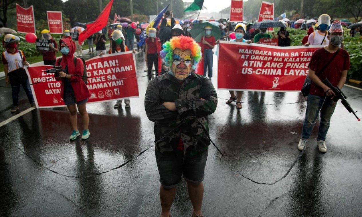 Protesta Pinoy Filipinos protestam contra lei antiterror que permite prisões ...