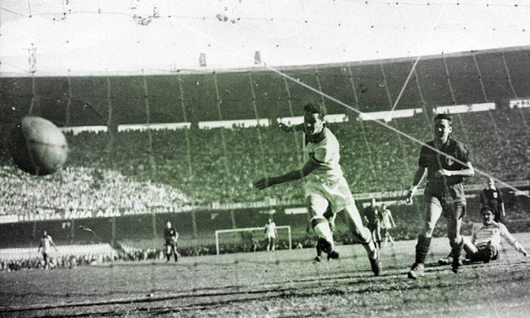 Maracanã 70 anos: derrotas históricas no estádio viraram motivo de aplausos  e até música na Argentina - Jornal O Globo