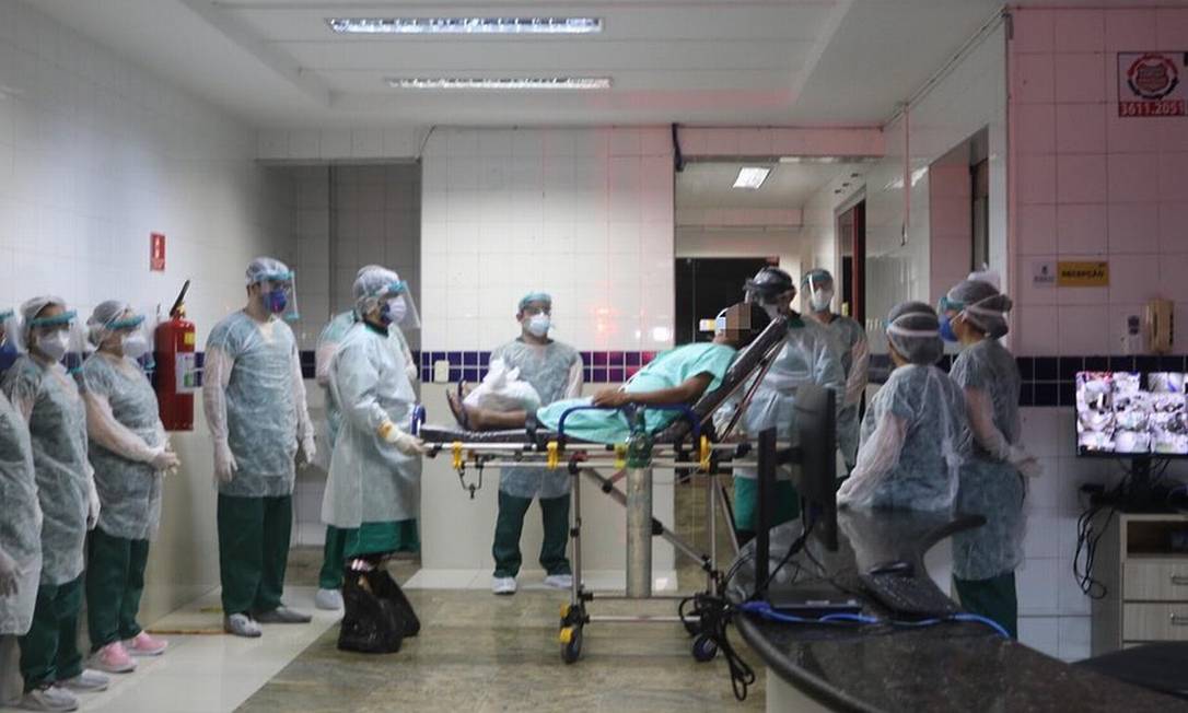 Atendimento de paciente com Covid-19 em hospital de Sobral Foto: Reprodução Facebook
