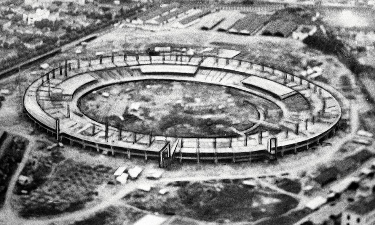 Estádio em construção, em 1949. Projeto levou cinco anos para sair do papel Foto: Nestor Leite / Agência O Globo