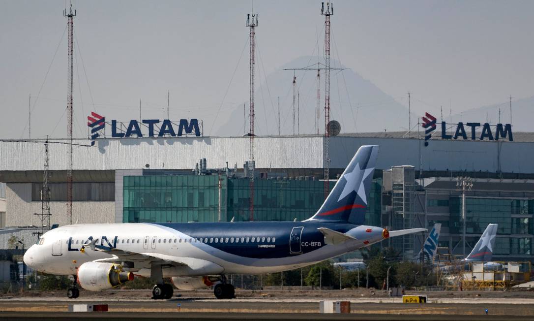 A Latam anunciou o fim das operações de sua filial na Argentina Foto: MARTIN BERNETTI / AFP