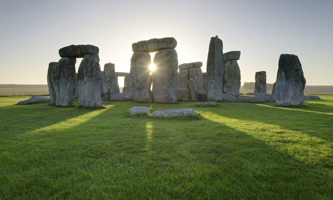 Stonehenge, Na Inglaterra, Vai Transmitir Solstício De Verão Pela ...