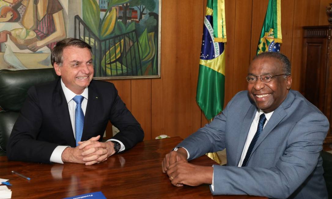 Presidente Jair Bolsonaro e Carlos Alberto Decotelli, anunciado como novo ministro da Educação Foto: Marcos Correa / PR
