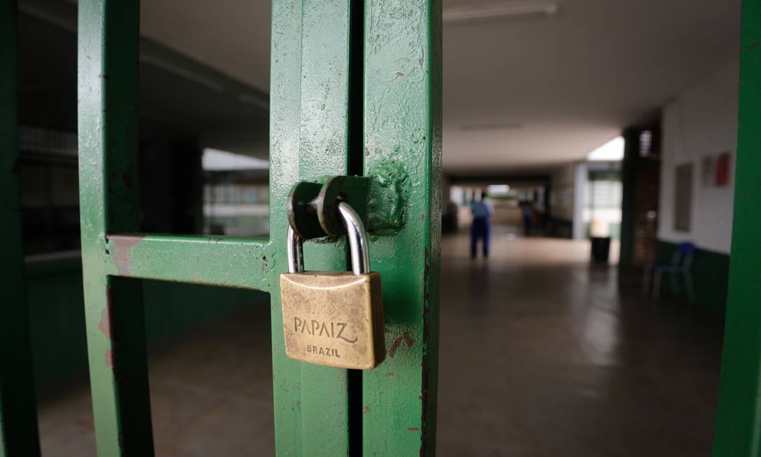A partir de março, escolas em todo o país começaram a fechar suas portas por conta dos riscos da pandemia do novo coronavírus Foto: Pablo Jacob/12.03.2020 / Agência O Globo