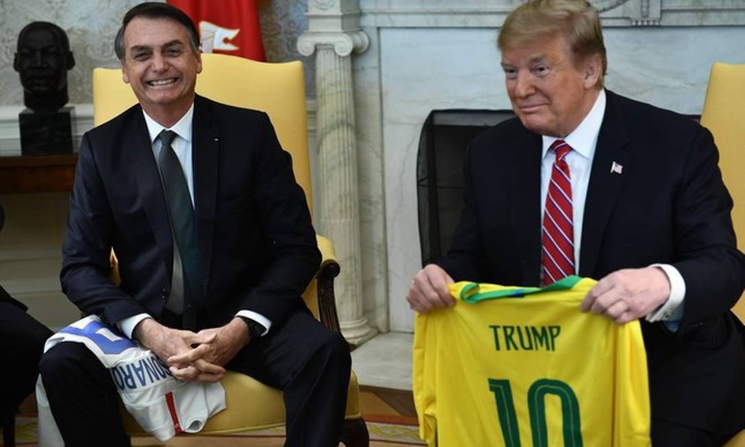 Bolsonaro e Trump no Salão Oval da Casa Branca Foto: Brendan Smialowski / AFP