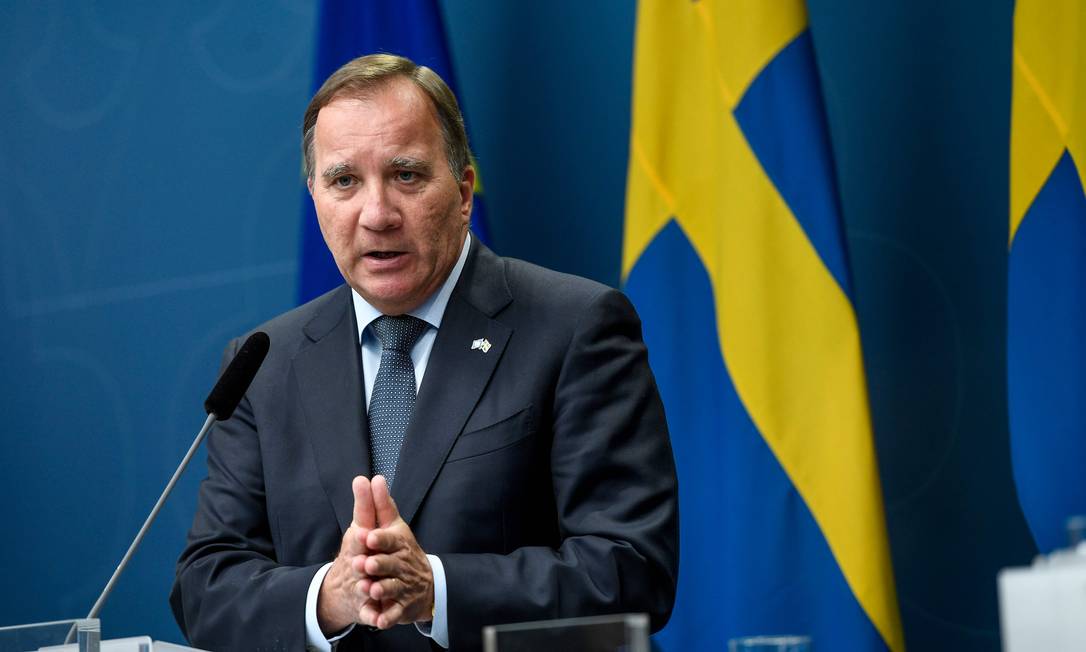 O premier sueco, Stefan Lofven, durante entrevista a jornalistas: comissão vai analisar resposta à pandemia Foto: ALI LORESTANI / AFP