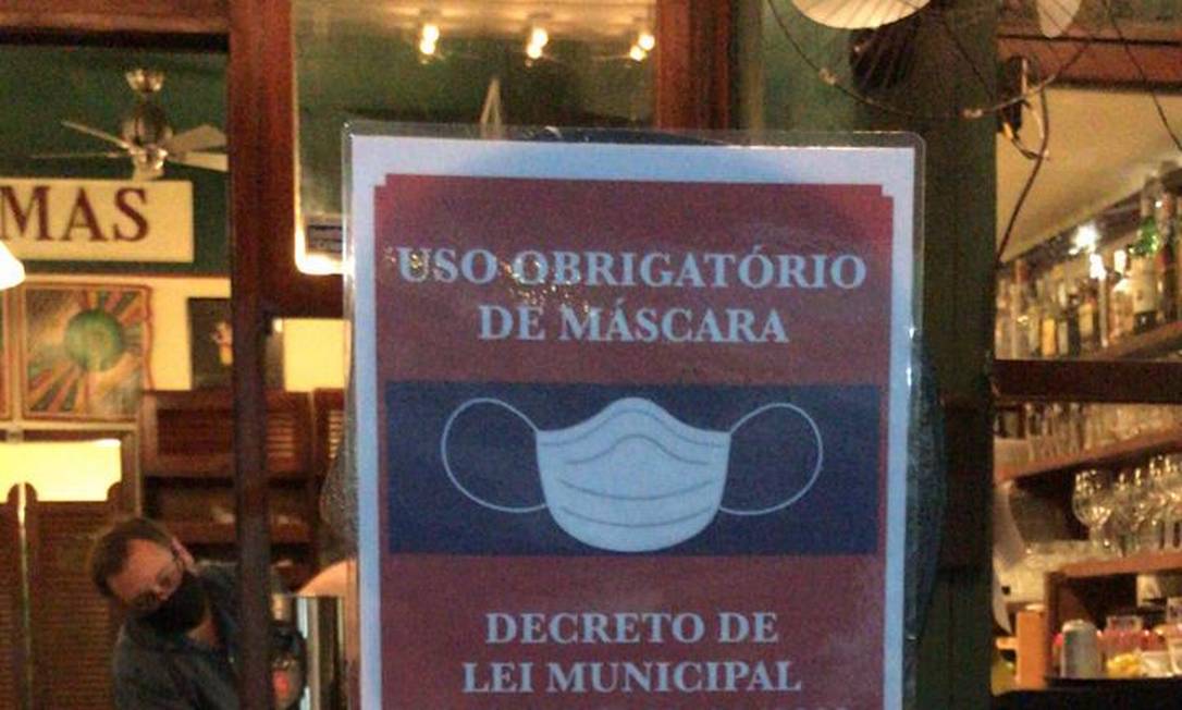 Placa na entrada do Guimas reforça uso obrigatório de máscara no local Foto: Arquivo pessoal