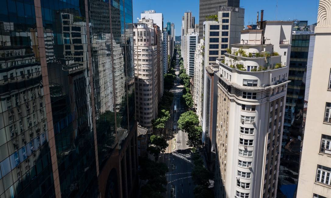 Centro do Rio precisar&aacute; ser reinventado ap&oacute;s fechamento de lojas e escrit&oacute;rios por causa da pandemia do coronav&iacute;rus