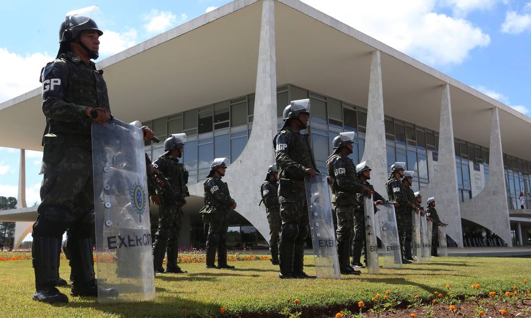 Polícia do Exército reforça segurança do Palácio do Planalto. 24/05/2017 Foto: Givaldo Barbosa / Agência O Globo