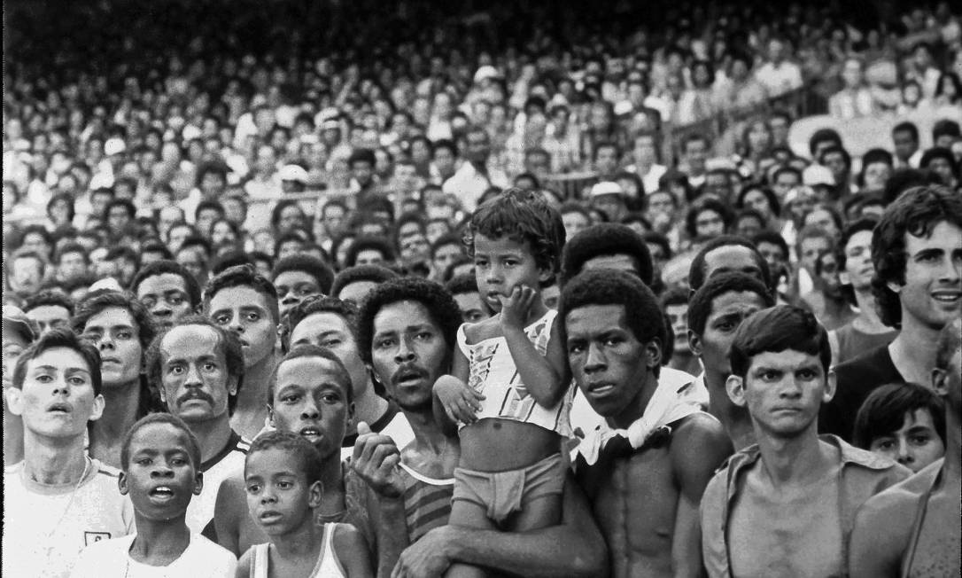 Qual foi o máximo de torcedores do Flamengo no Maracanã?