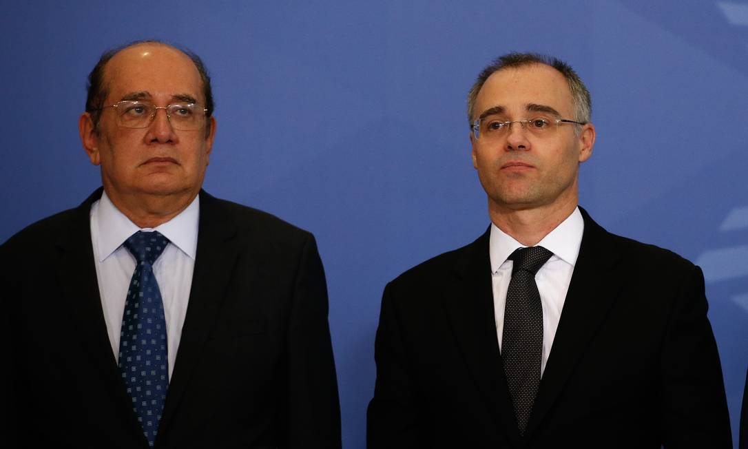 O ministro da Justiça, André Luiz Mendonça, e o ministro do STF Gilmar Mendes 29/04/2020 Foto: Pablo Jacob / Agência O Globo