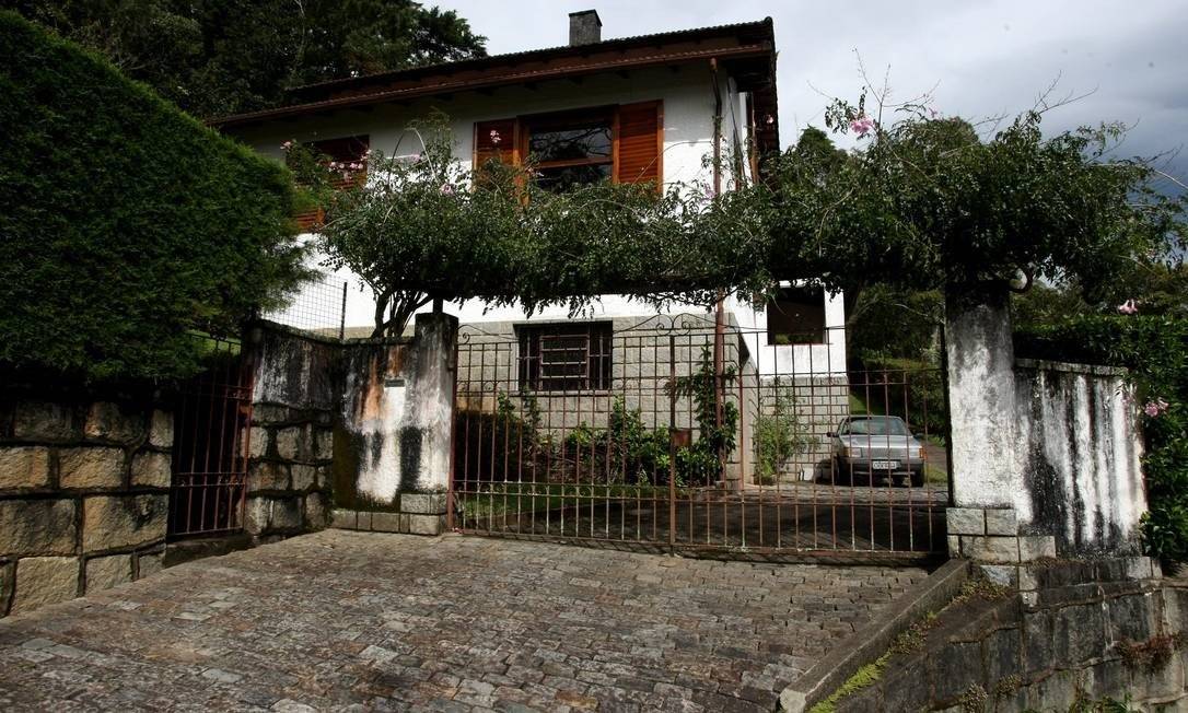 Na casa na Rua Arthur Barbosa, em Petrópolis, funcionava aparelho clandestino do Centro de Informações do Exército (CIE) Foto: O Globo / Custódio Coimbra